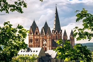 Rieslingflüstern - Spannende Picknick-Lesung an Limburgs schönsten Orten