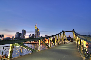 Die schönsten Frankfurter Brücken – Skylineblicke & Geschichten am Main