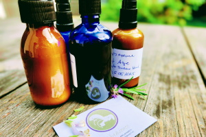 Pflanzen verarbeiten – Wie entstehen Destillate, Extrakte oder Ölmazerate?