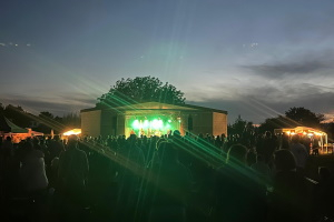 Open-Air-Konzert 2026 – U-Bahn Kontrollöre & GASTONE live auf dem Obsthof am Steinberg